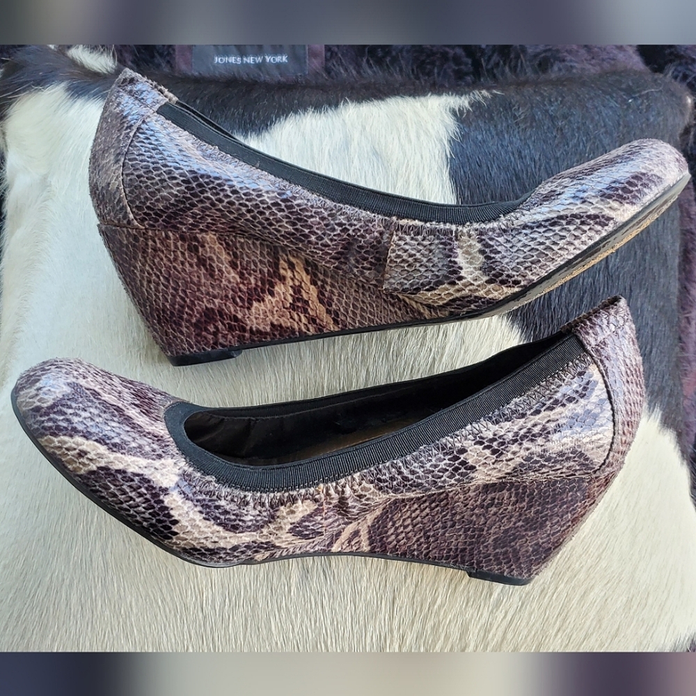 BCBG Women's Snakeskin Wedge Shoes - Brown & Tan